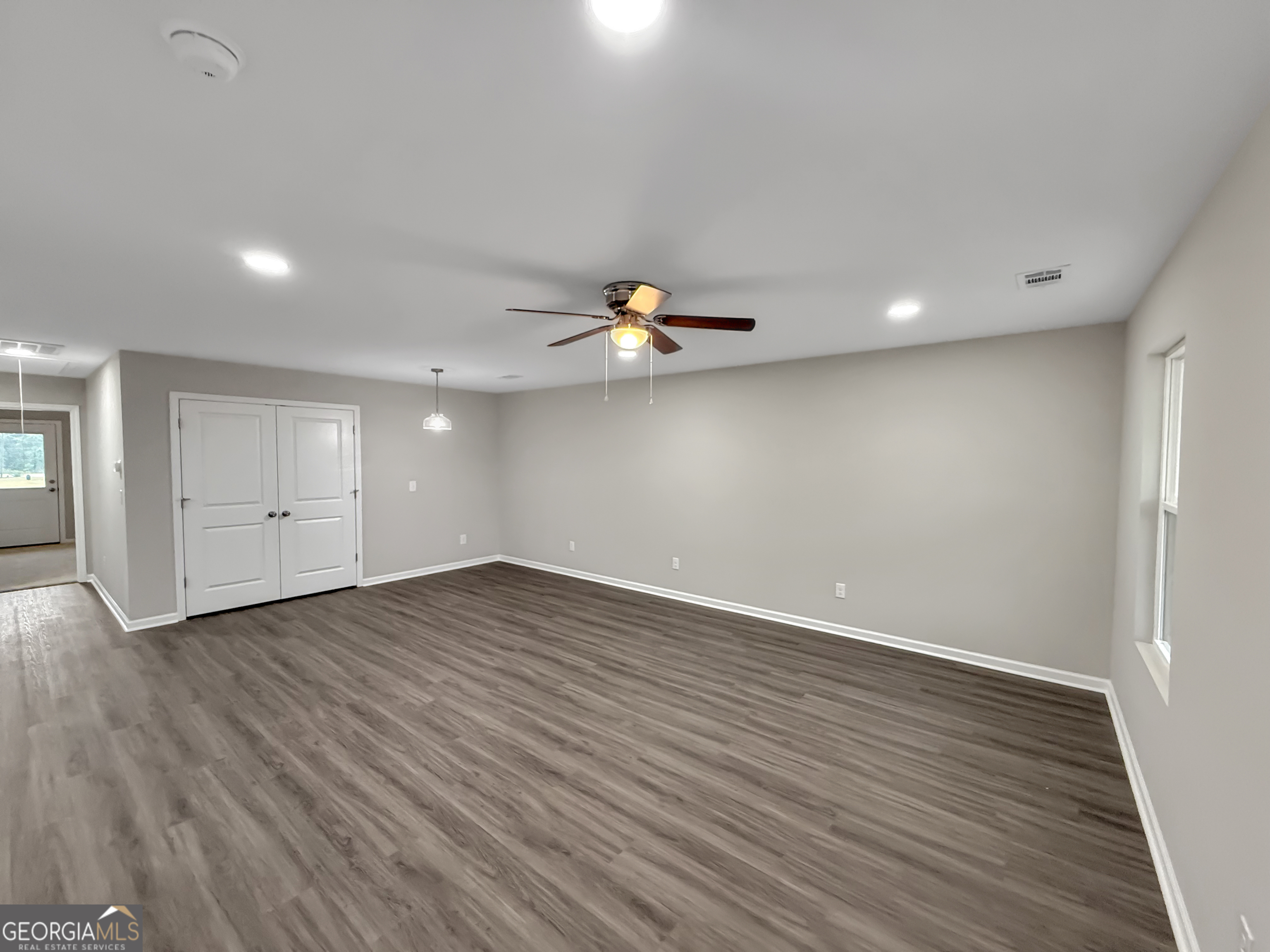 307 Airman Boulevard Property Photo 4