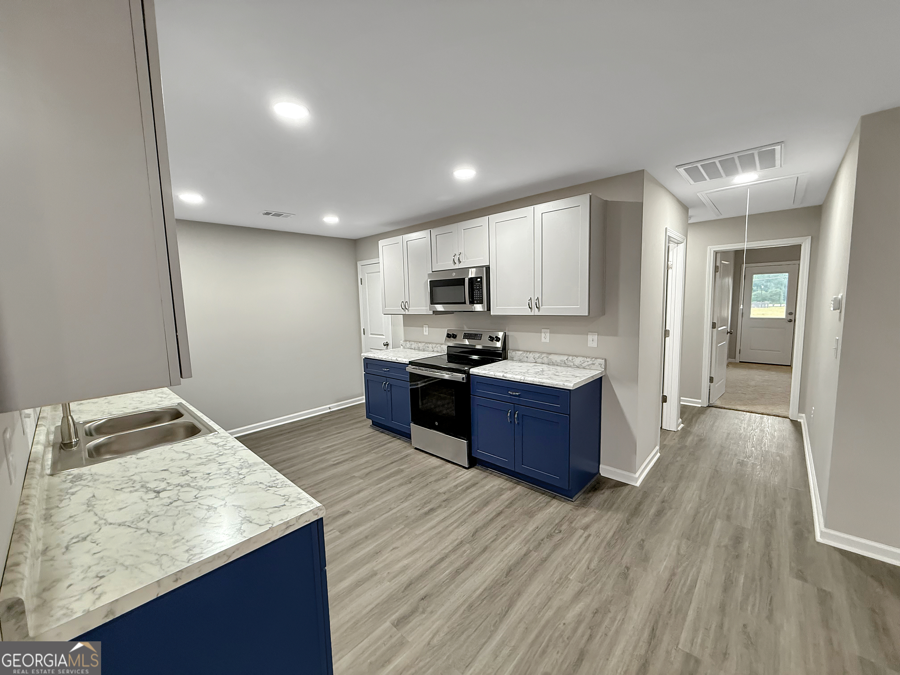 307 Airman Boulevard Property Photo 9