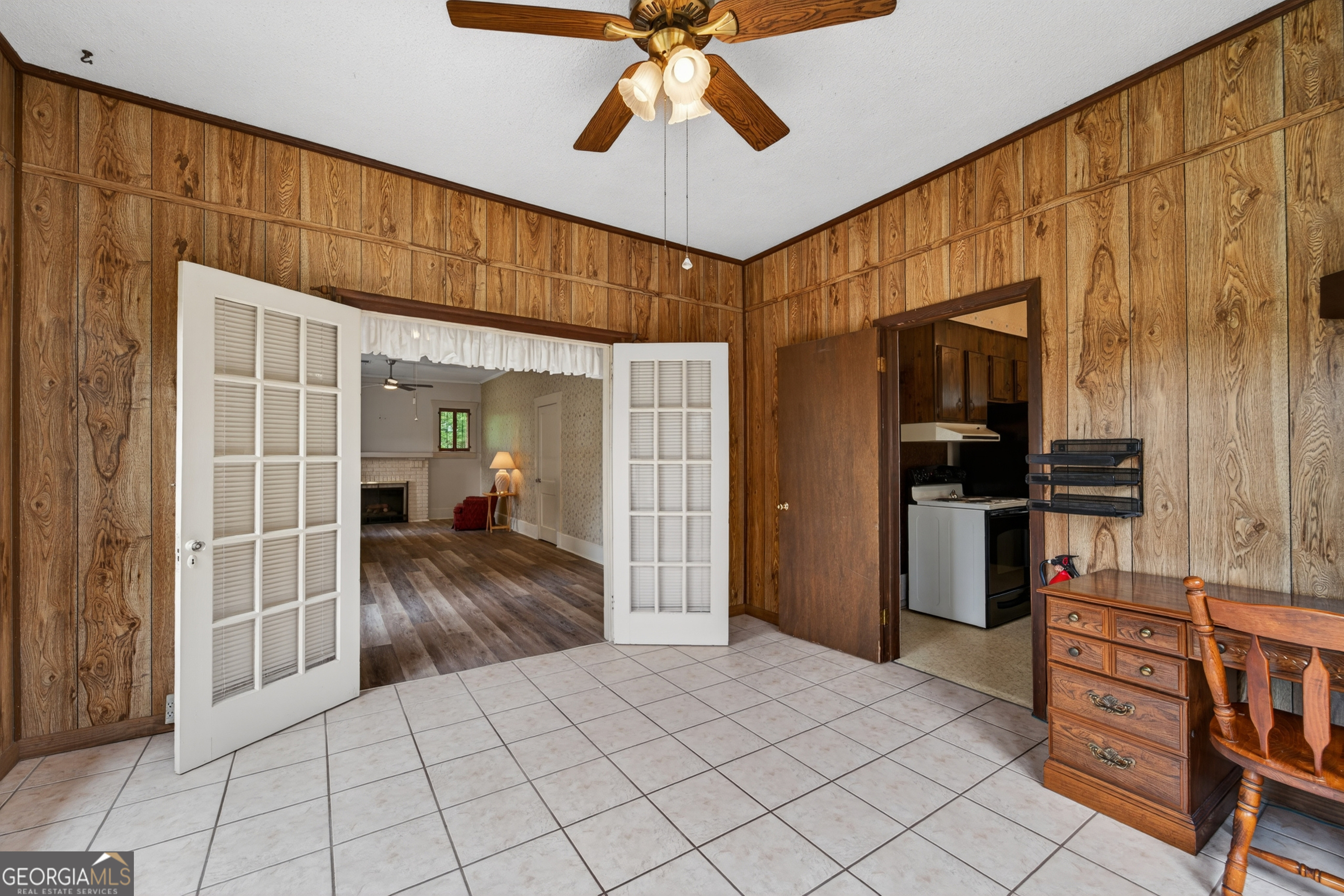 417 E Sellers Street Property Photo 11