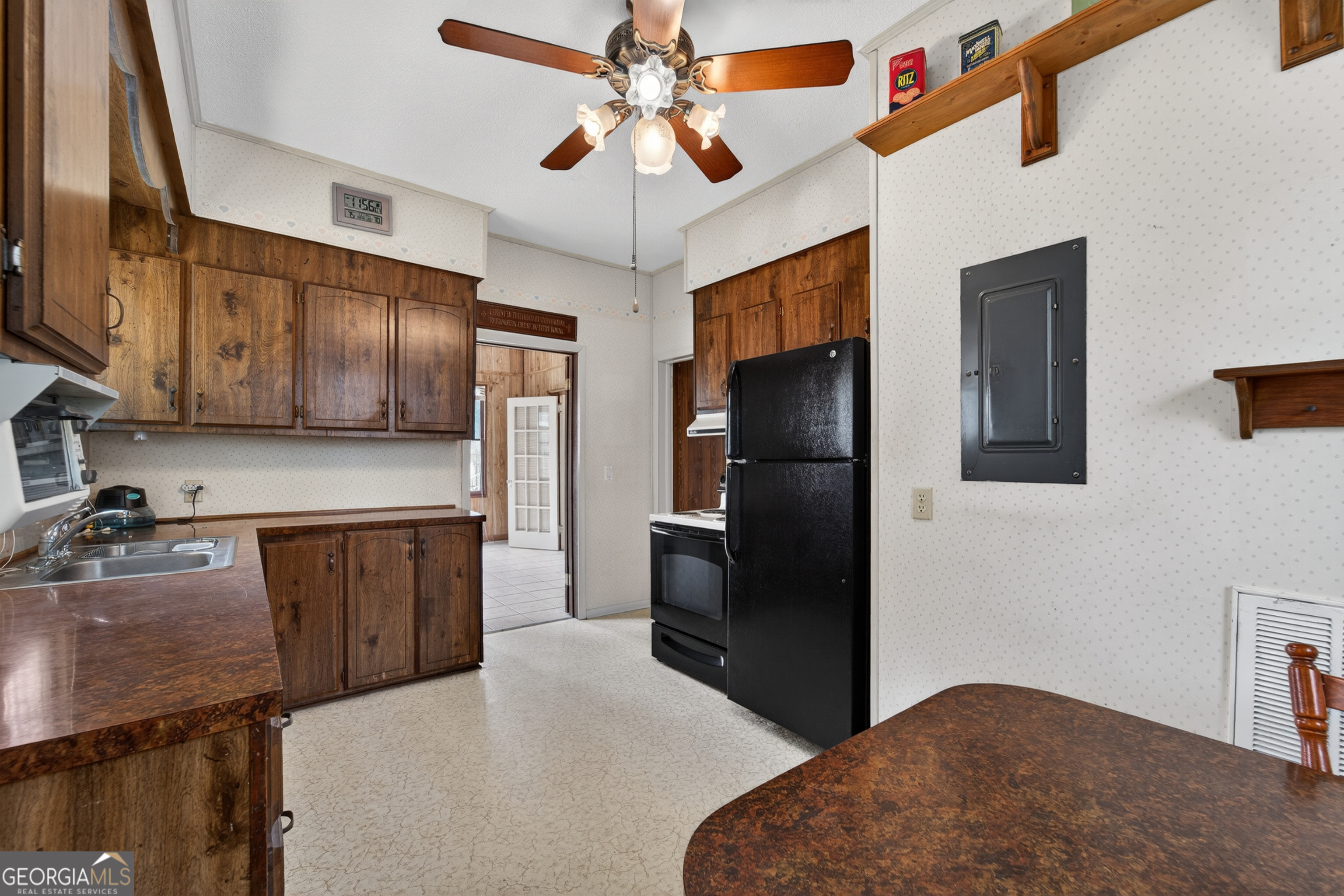417 E Sellers Street Property Photo 14