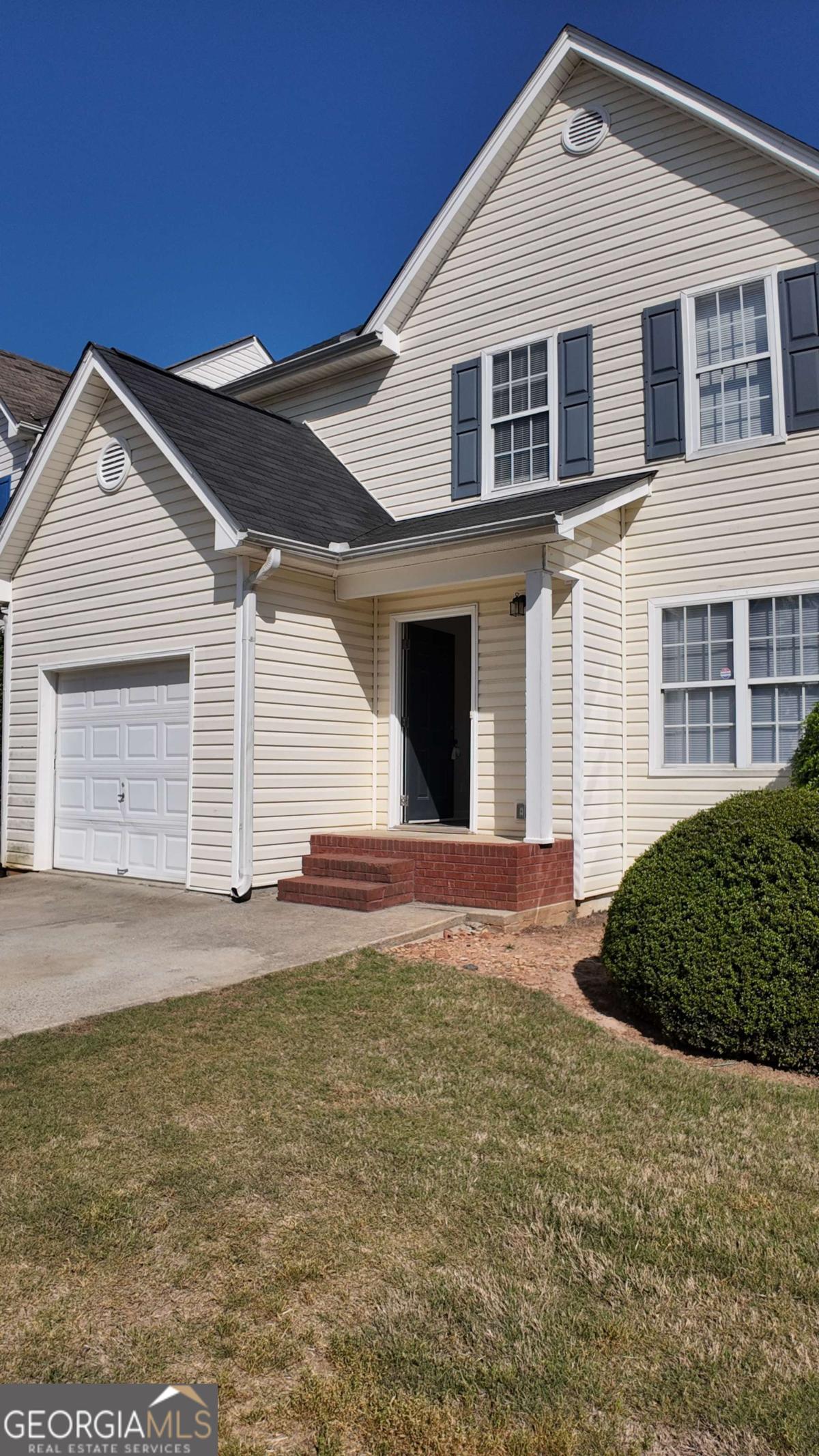 429 Village Bluff Drive Property Photo 3
