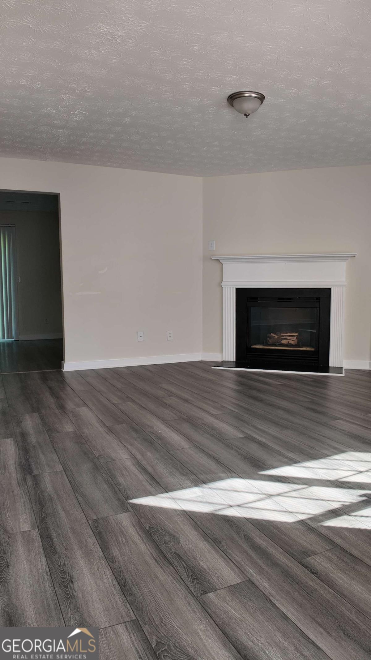 429 Village Bluff Drive Property Photo 4