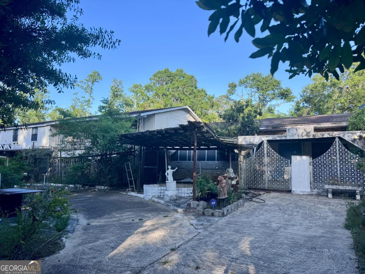 611 S Bead Street Property Photo 2