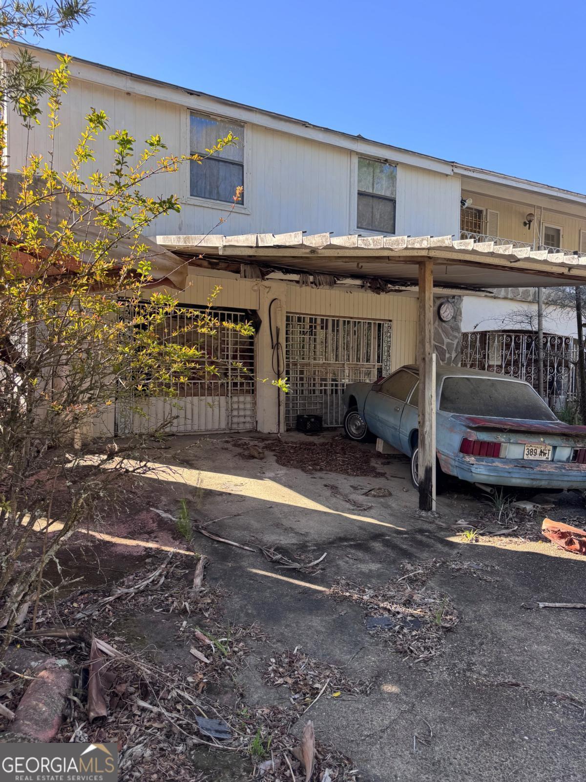 611 S Bead Street Property Photo 5