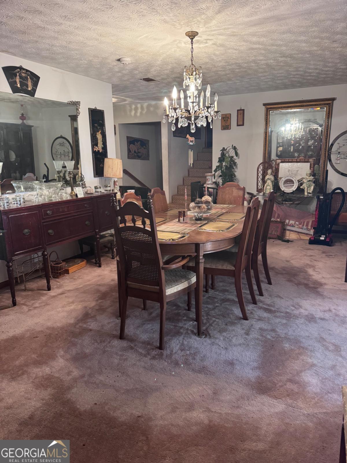 611 S Bead Street Property Photo 8