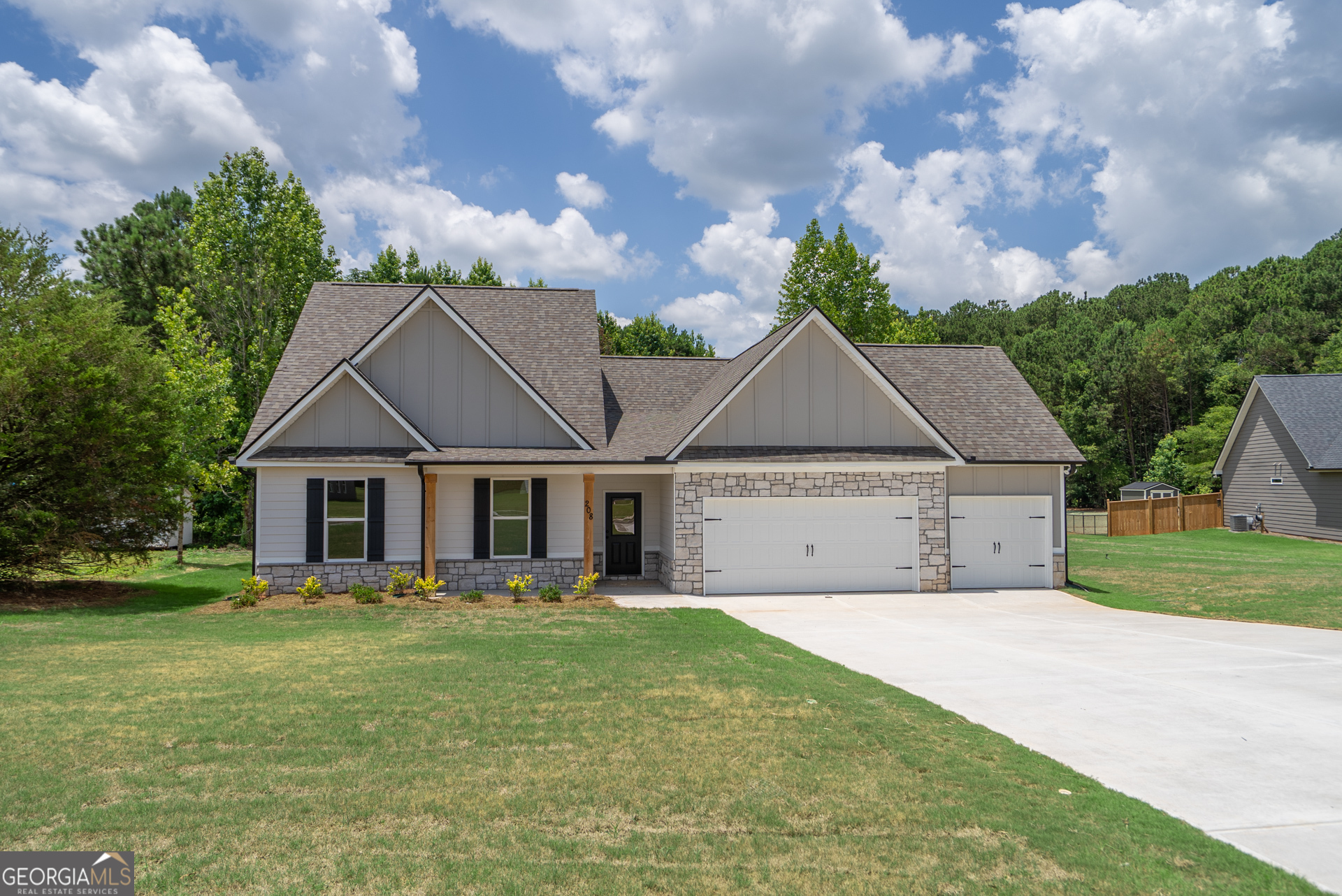 208 Squirrel Run Property Photo 1