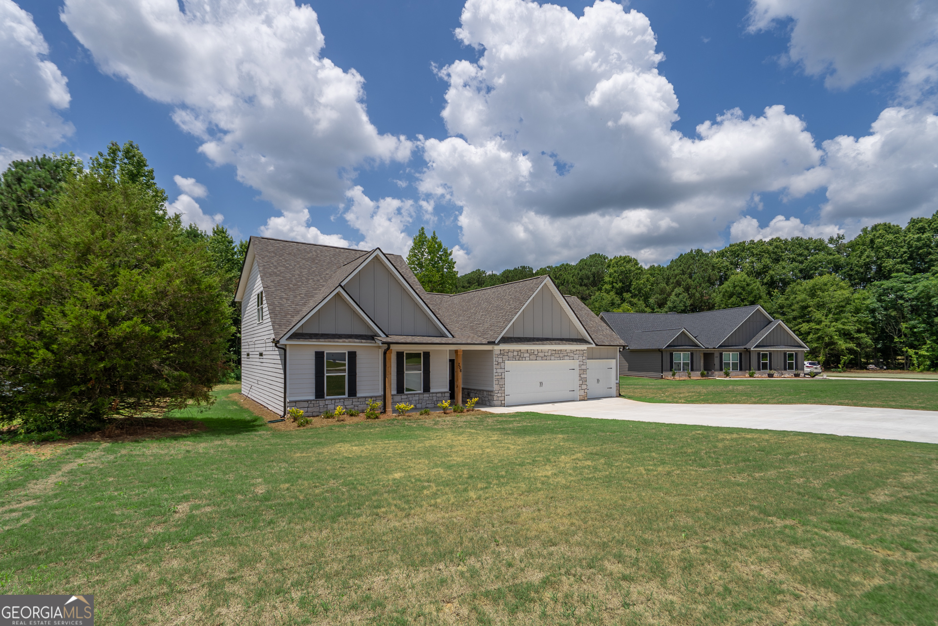208 Squirrel Run Property Photo 4