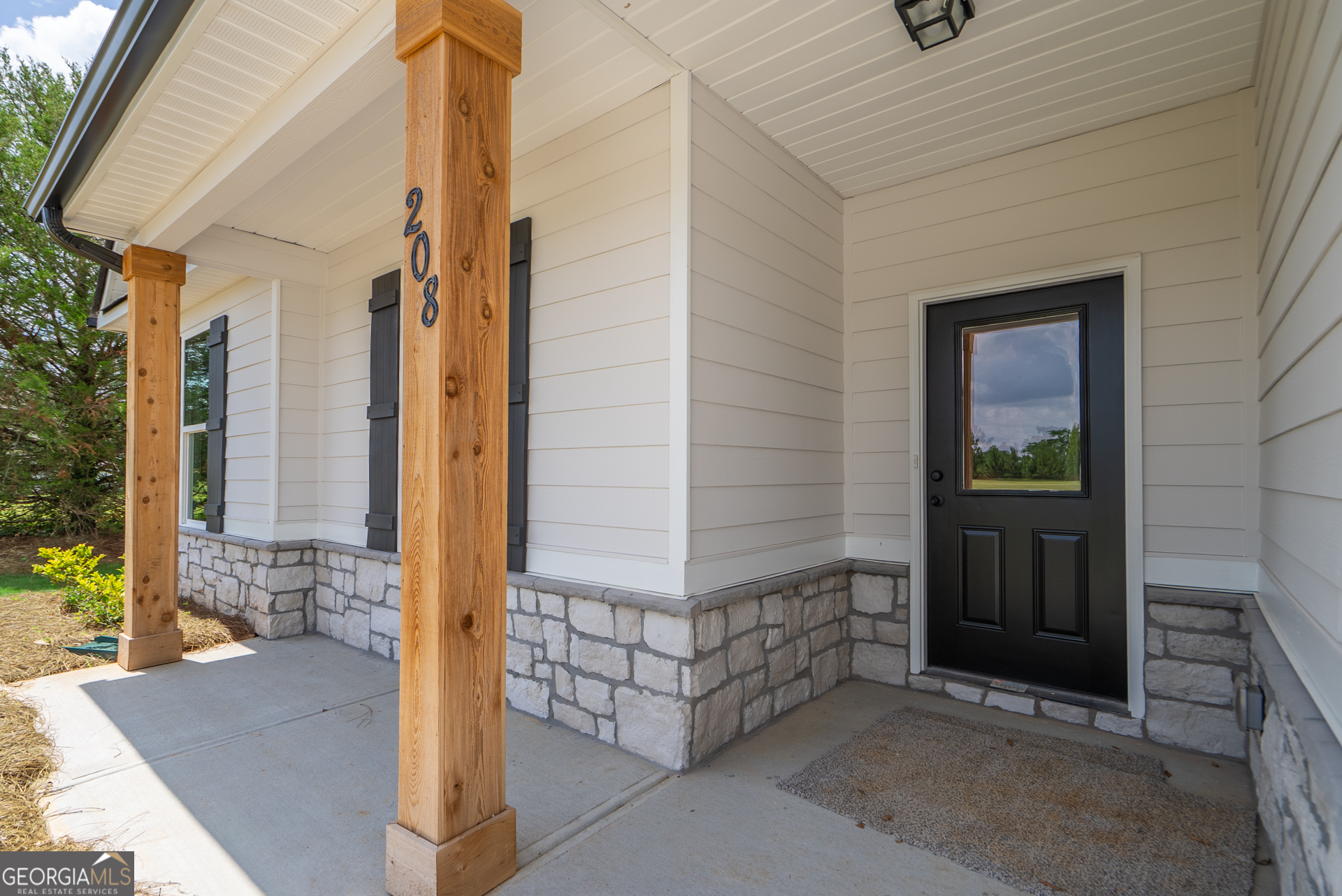 208 Squirrel Run Property Photo 5