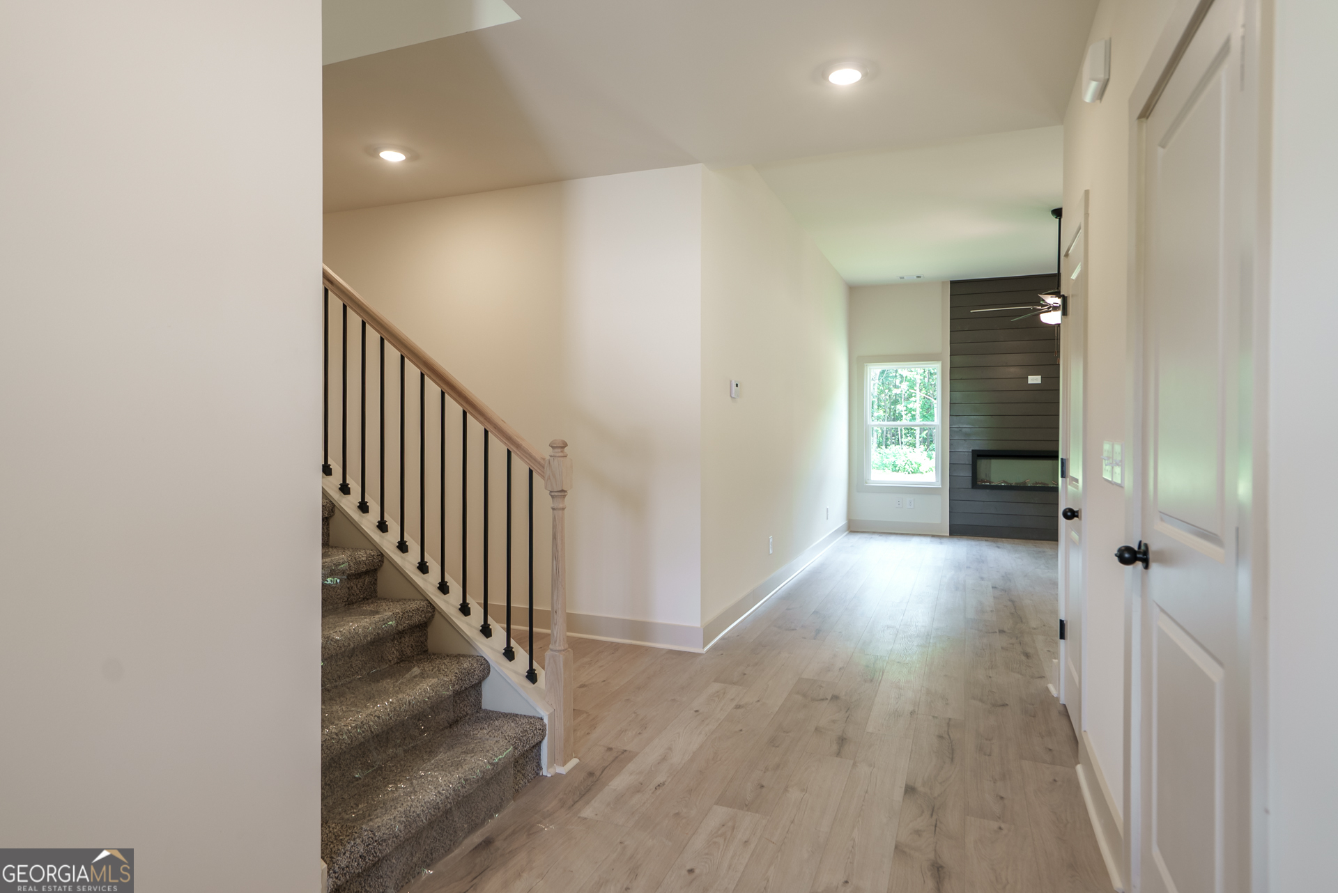 208 Squirrel Run Property Photo 6