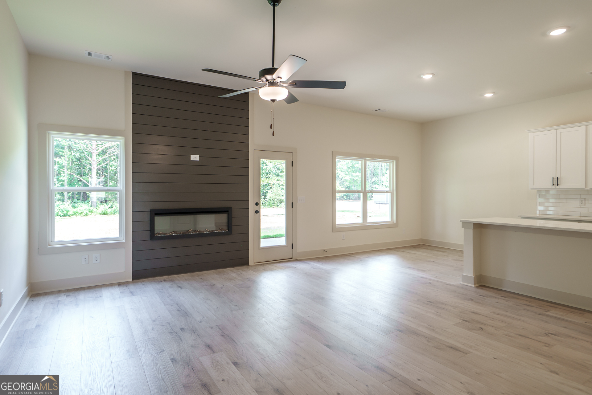 208 Squirrel Run Property Photo 8