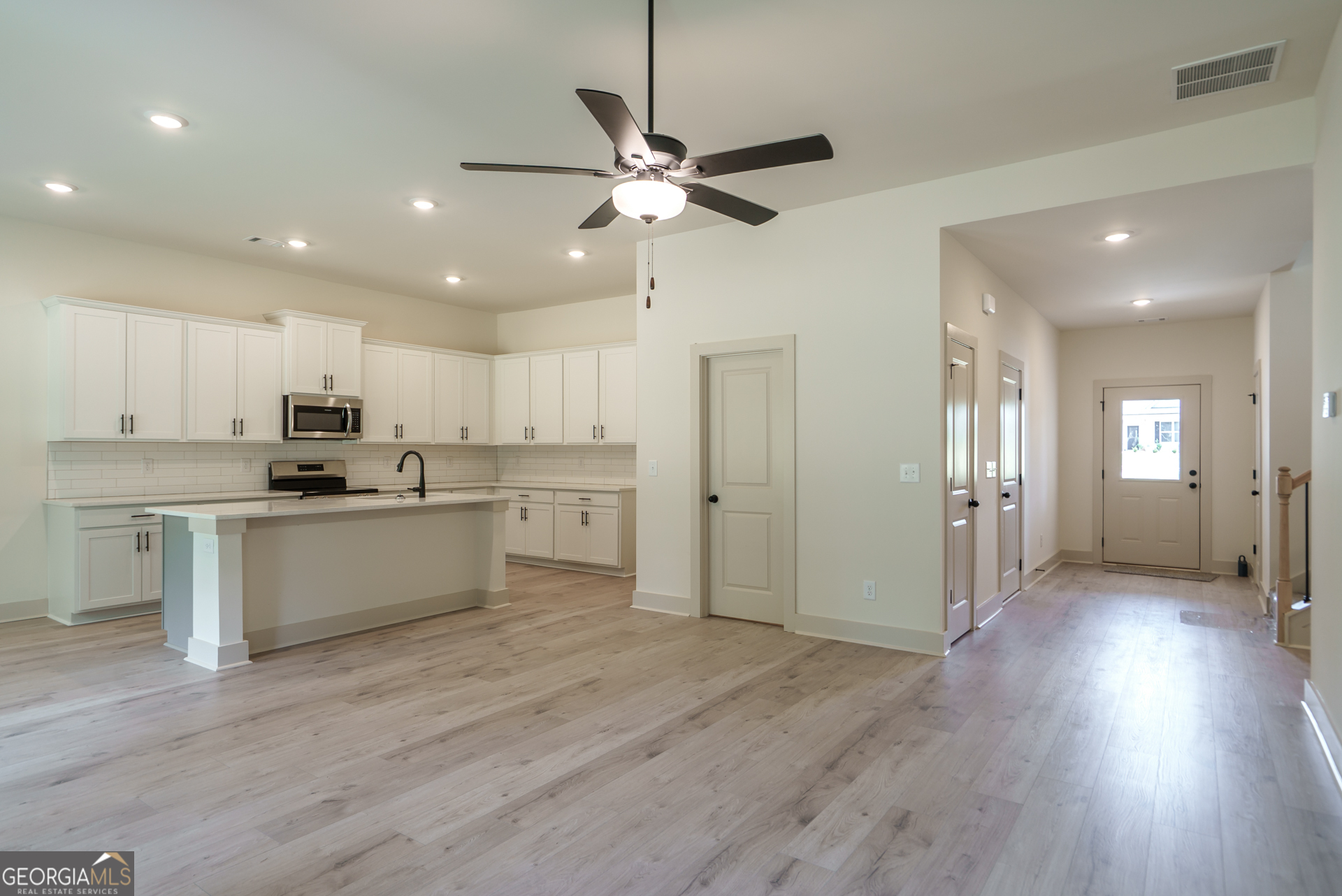 208 Squirrel Run Property Photo 9