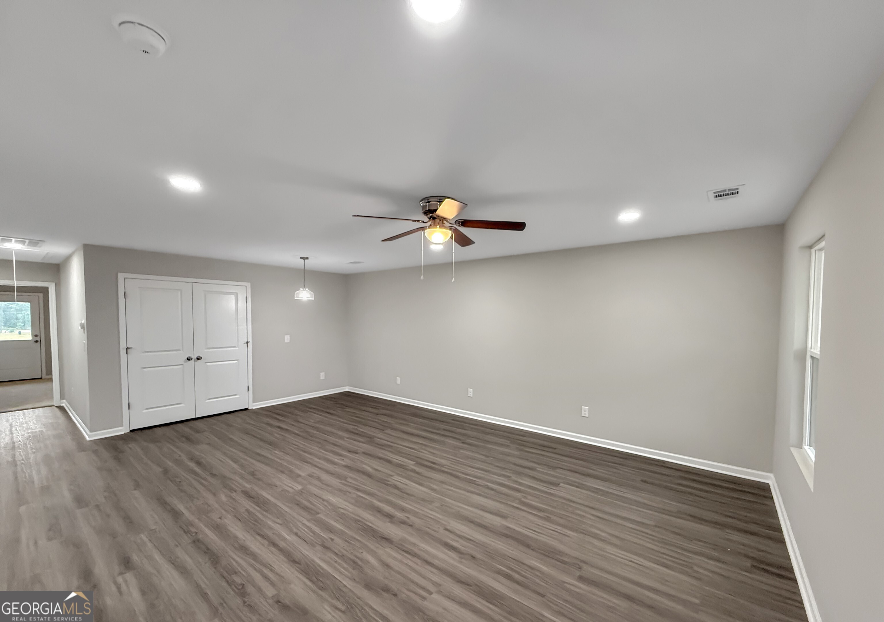 313 Airman Boulevard Property Photo 6