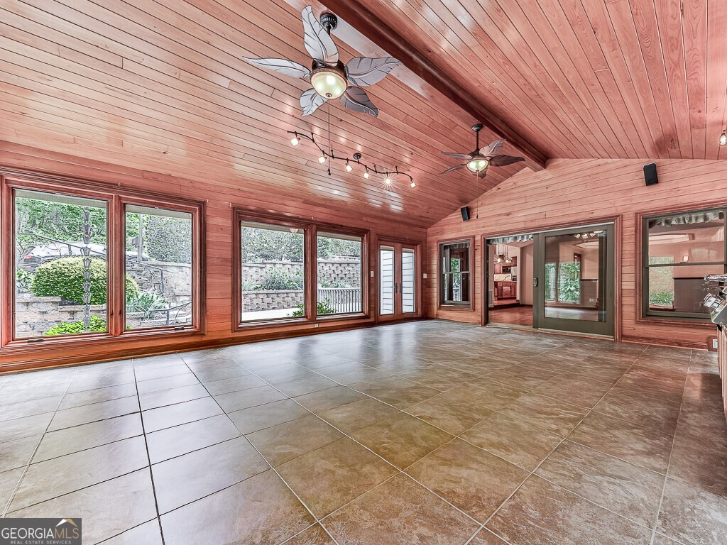 23 Blue Heron Point Property Photo 13