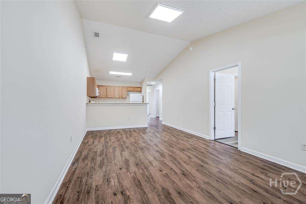 1027 Wadley Circle Property Photo 4