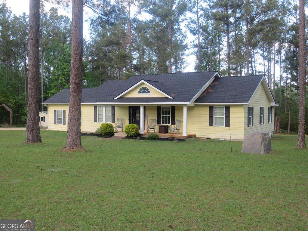 445 Southside Drive Property Photo 1