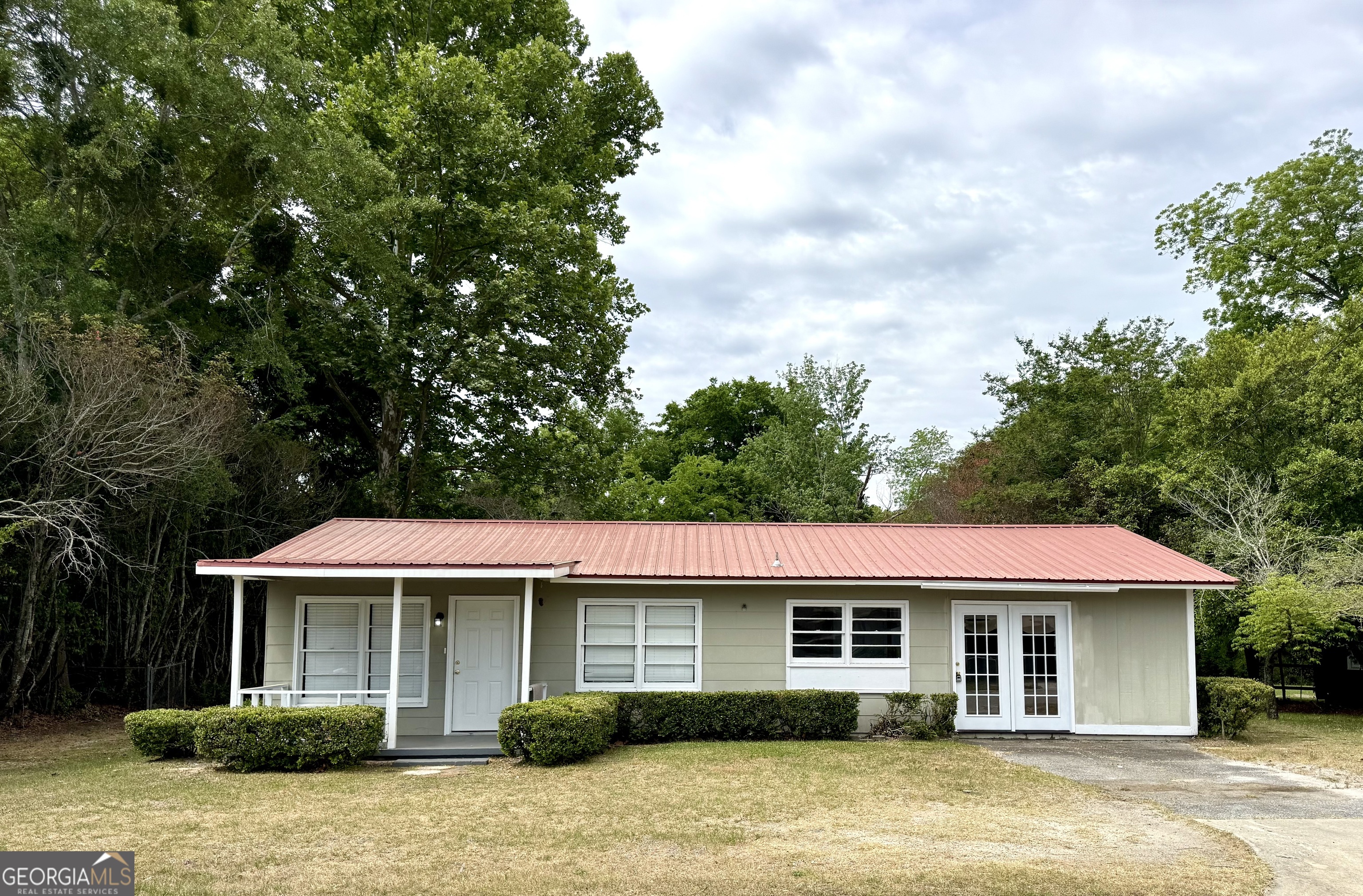 528 Karen Drive Property Photo 1