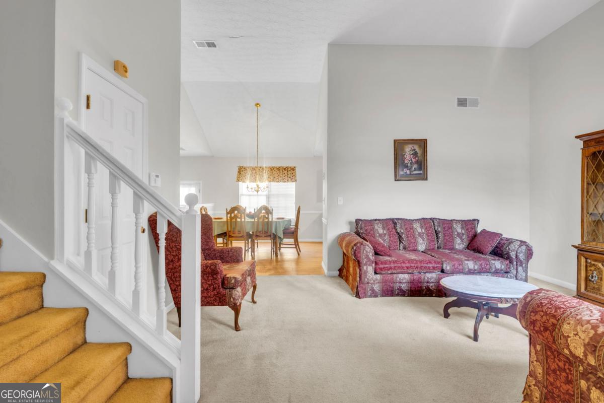1289 Labrador Lane Property Photo 5