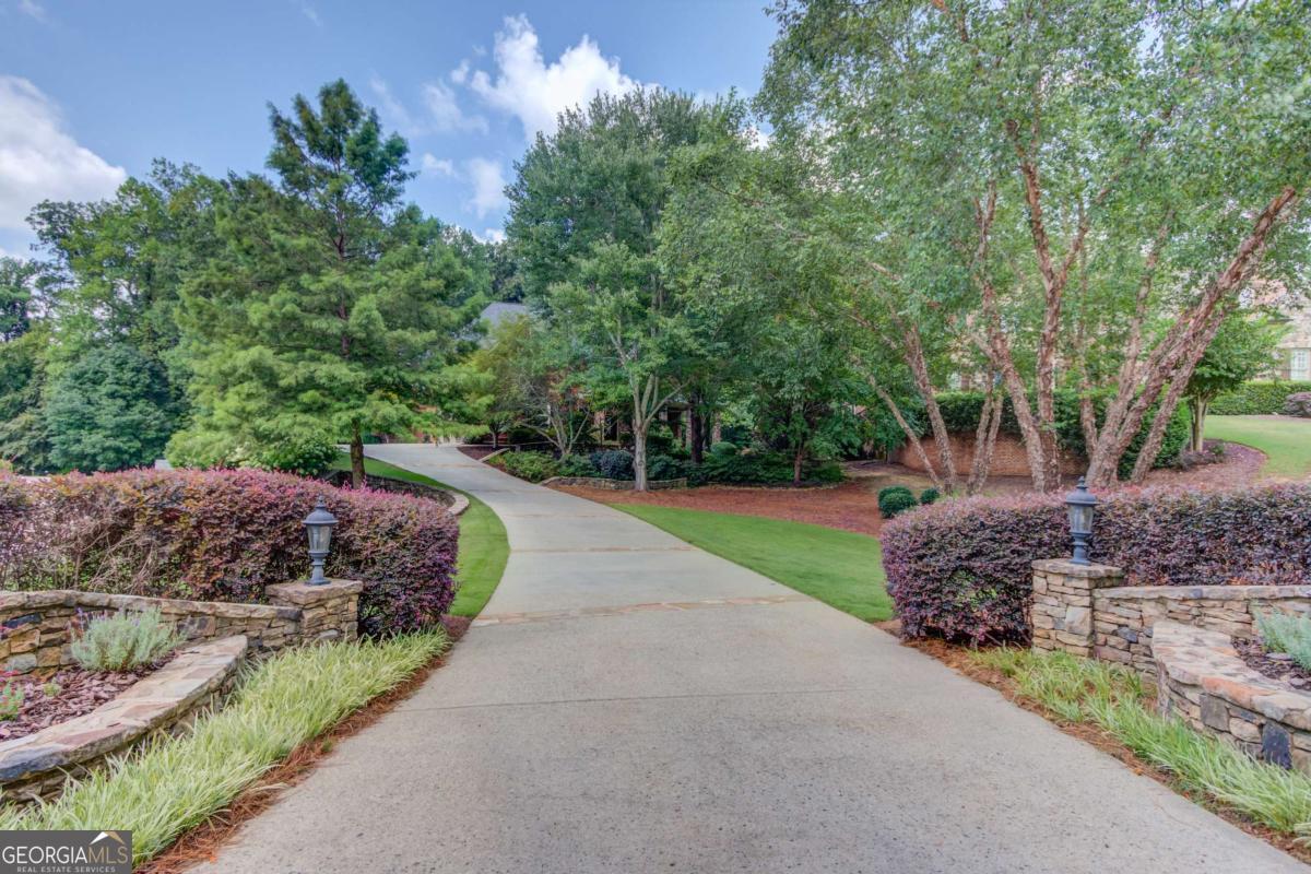 2450 Shumard Oak Drive Property Photo 2