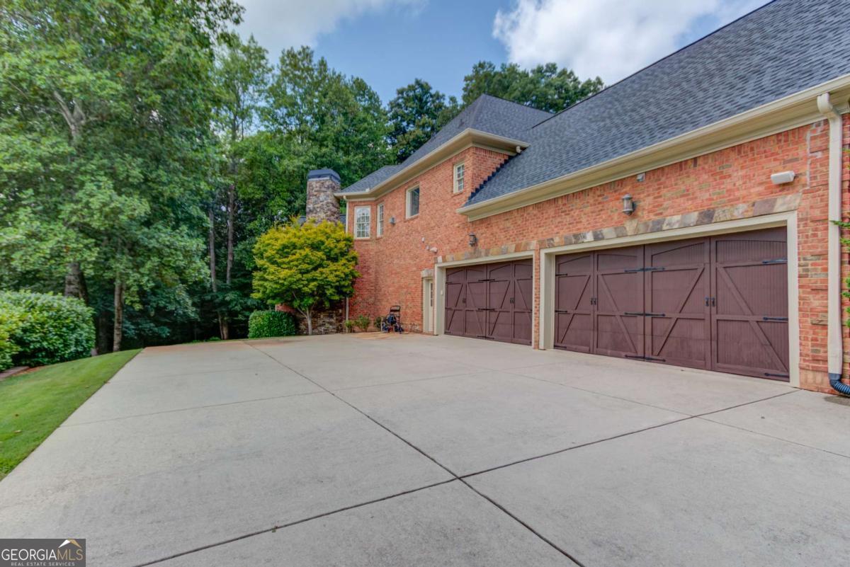 2450 Shumard Oak Drive Property Photo 7