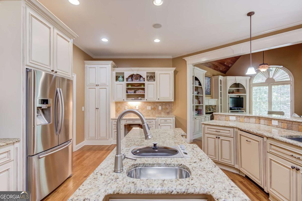 2450 Shumard Oak Drive Property Photo 23