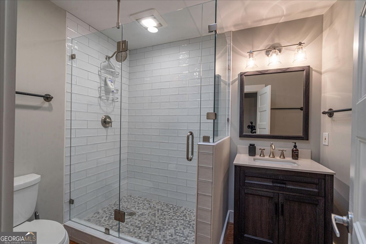 585 White Circle # 402 Property Photo 25