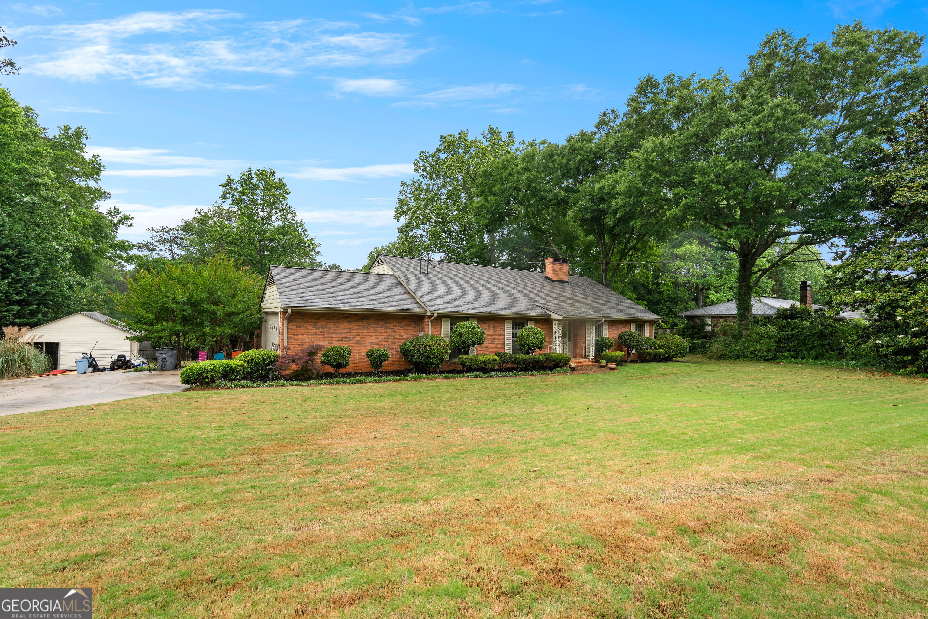 501 Pineview Terrace Property Photo 3