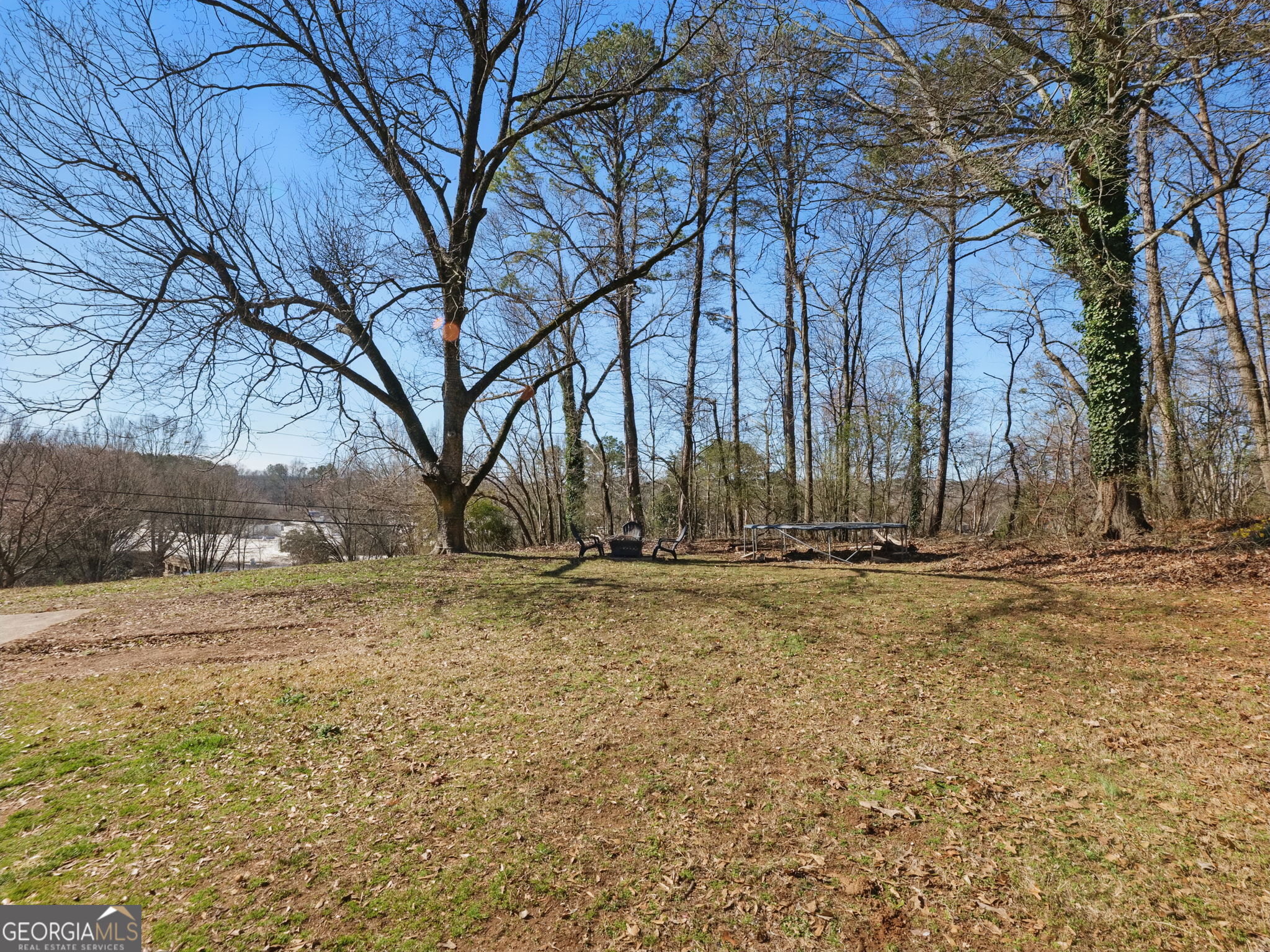 2093 Beverly Road Property Photo 2