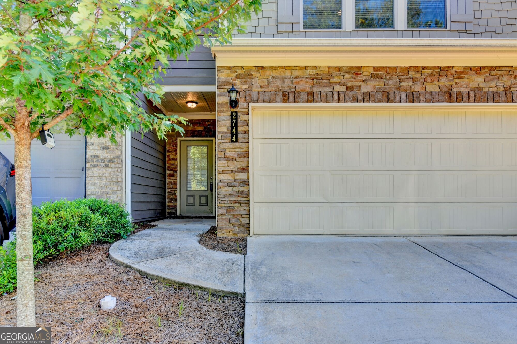 2744 Shetley Creek Drive Property Photo 4