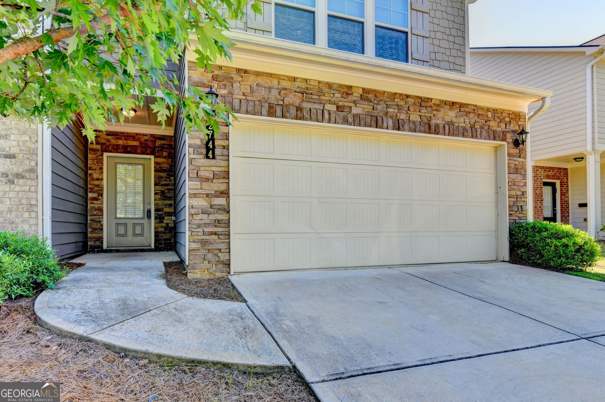 2744 Shetley Creek Drive Property Photo 5