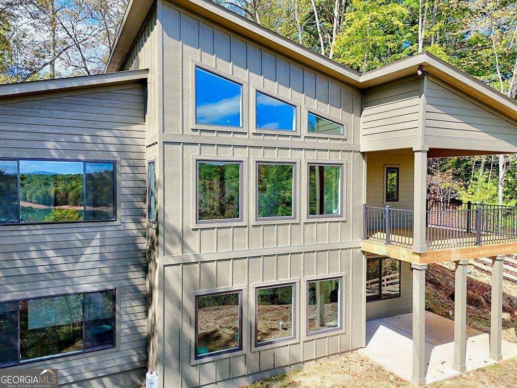 11 Falcon Drive Property Photo 1