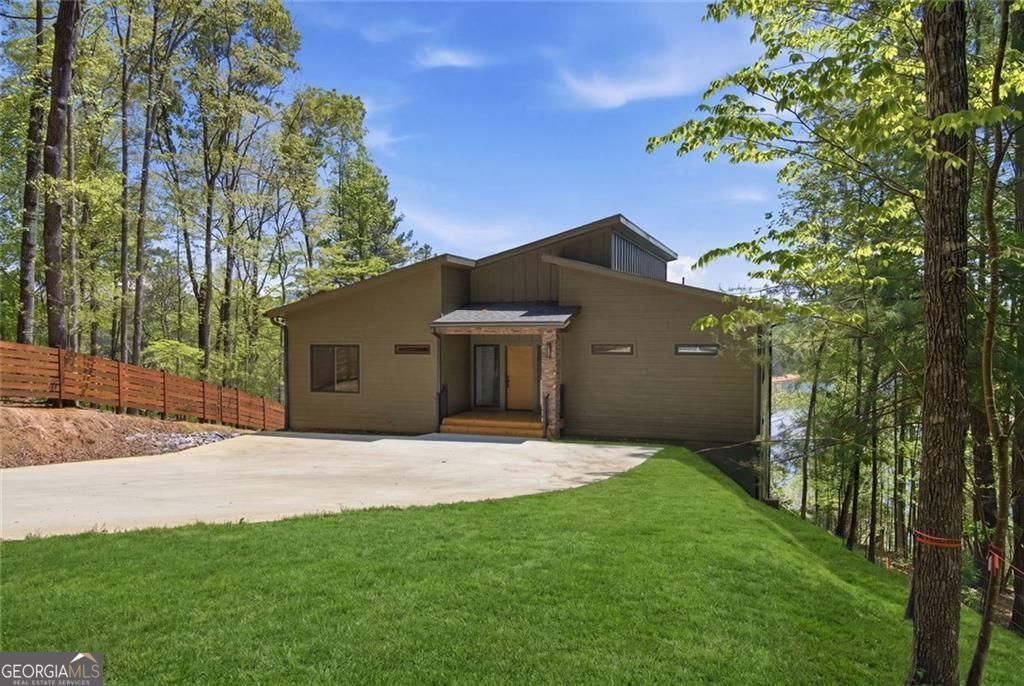11 Falcon Drive Property Photo 3