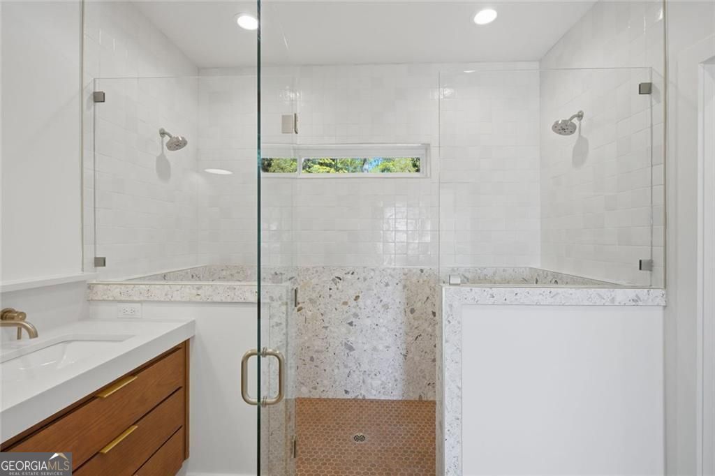 11 Falcon Drive Property Photo 32