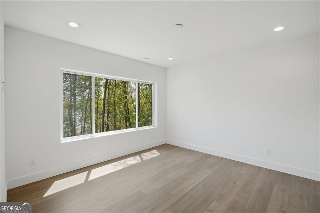 11 Falcon Drive Property Photo 39