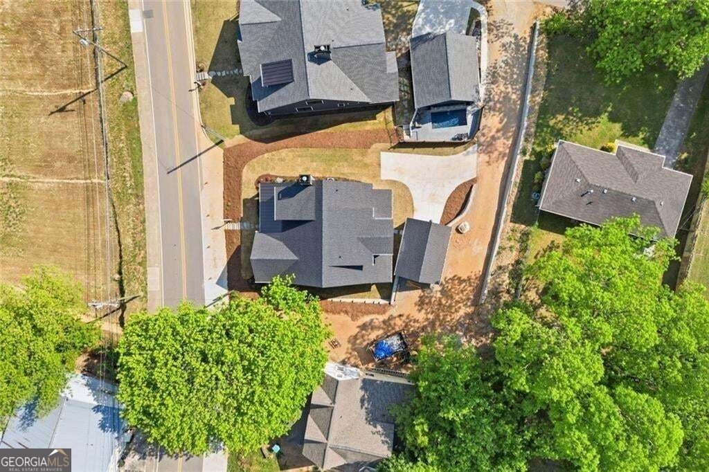 379 Old Canton Road Property Photo 4