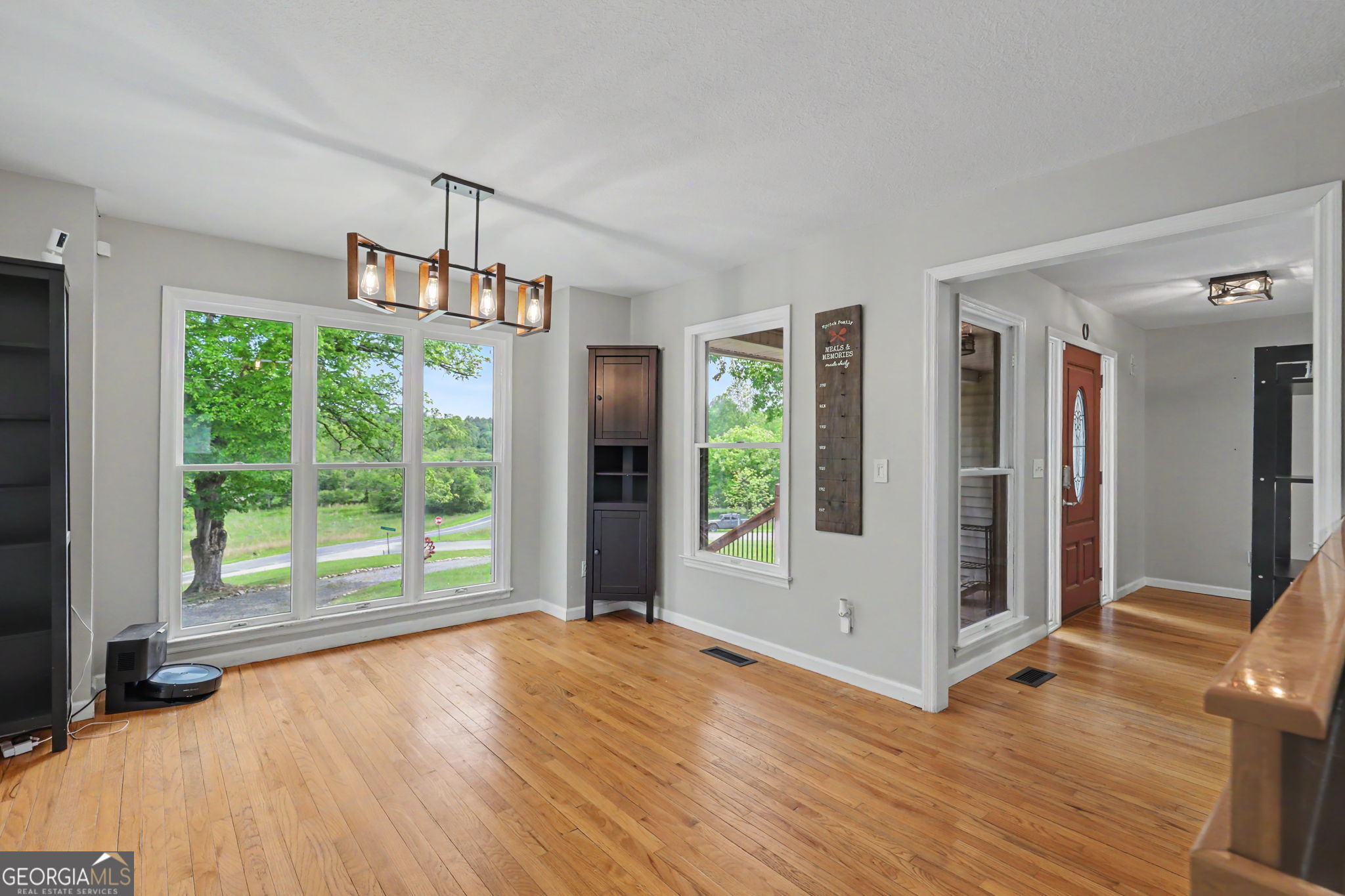 12 Chastain Road Property Photo 7