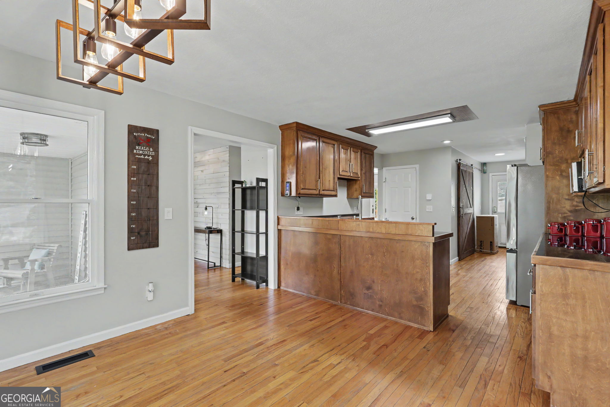 12 Chastain Road Property Photo 8