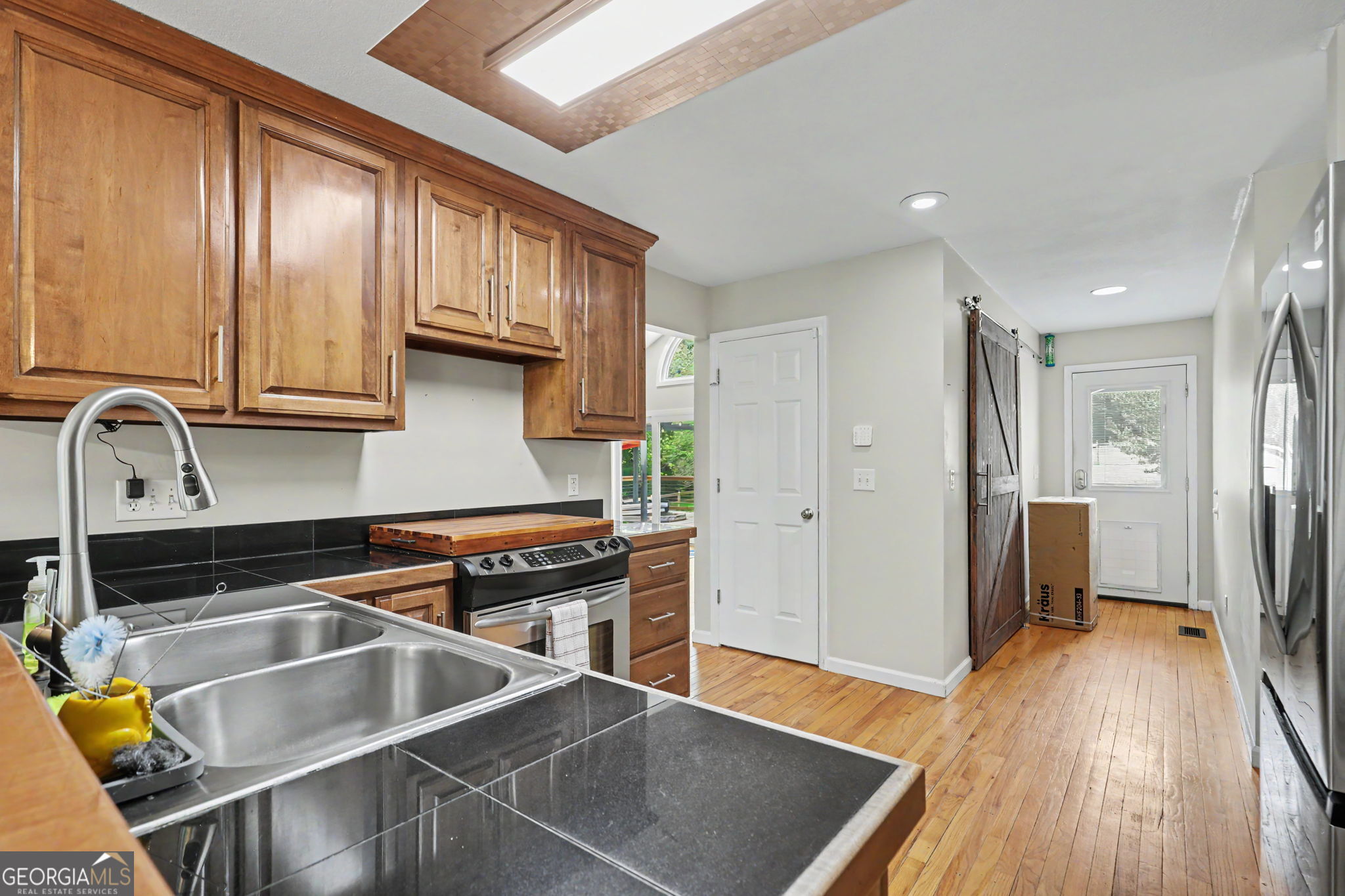 12 Chastain Road Property Photo 9