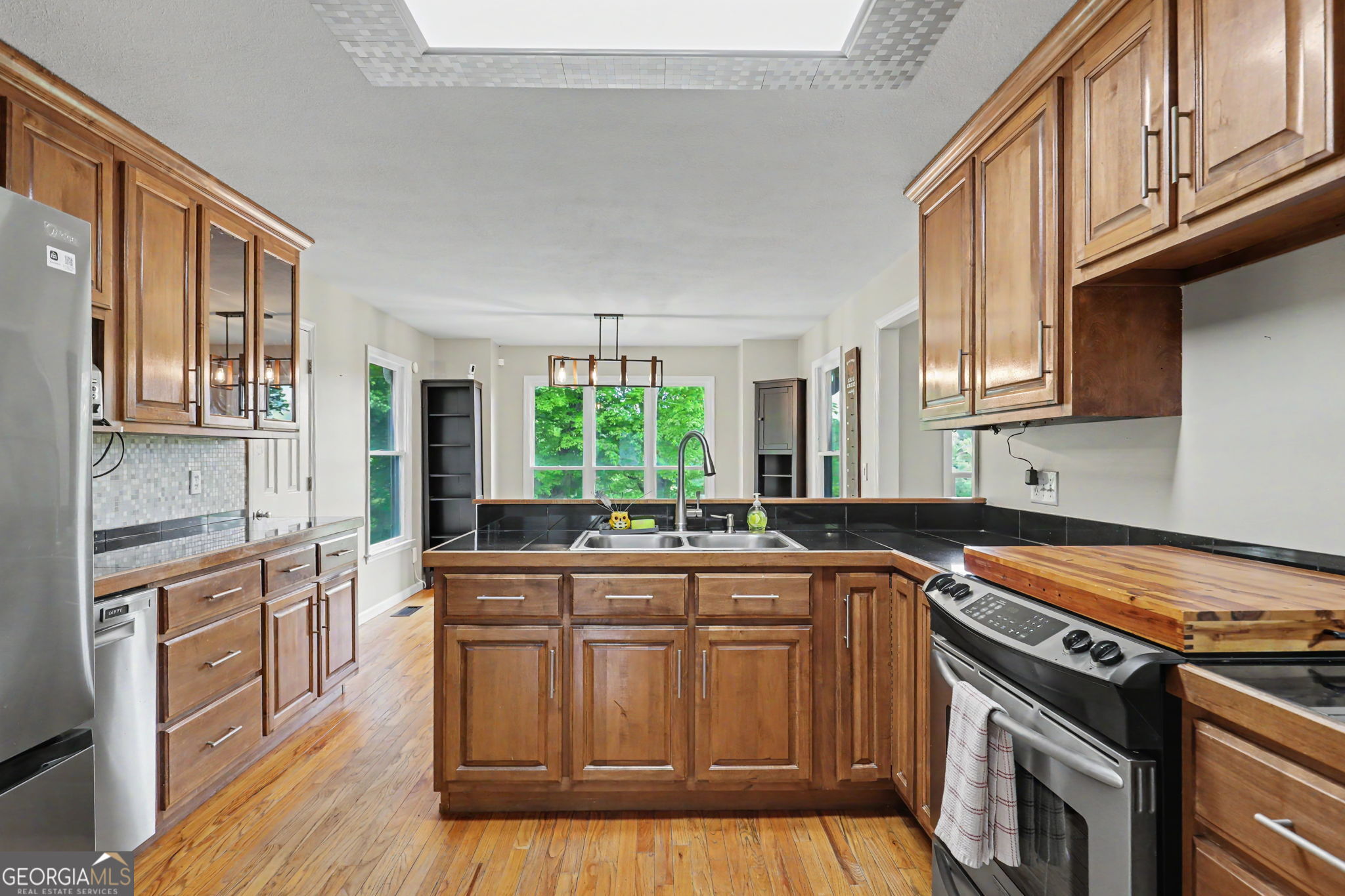 12 Chastain Road Property Photo 12
