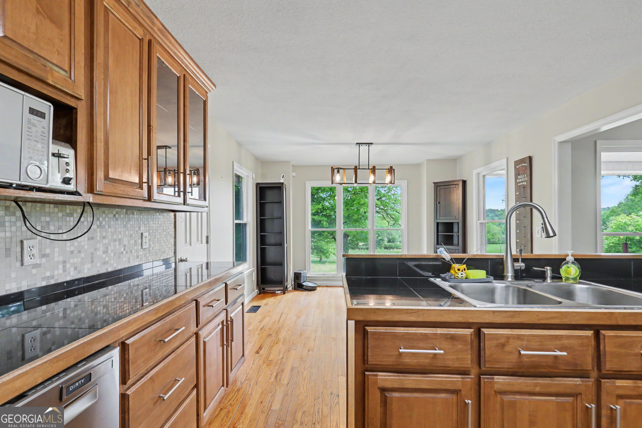 12 Chastain Road Property Photo 13