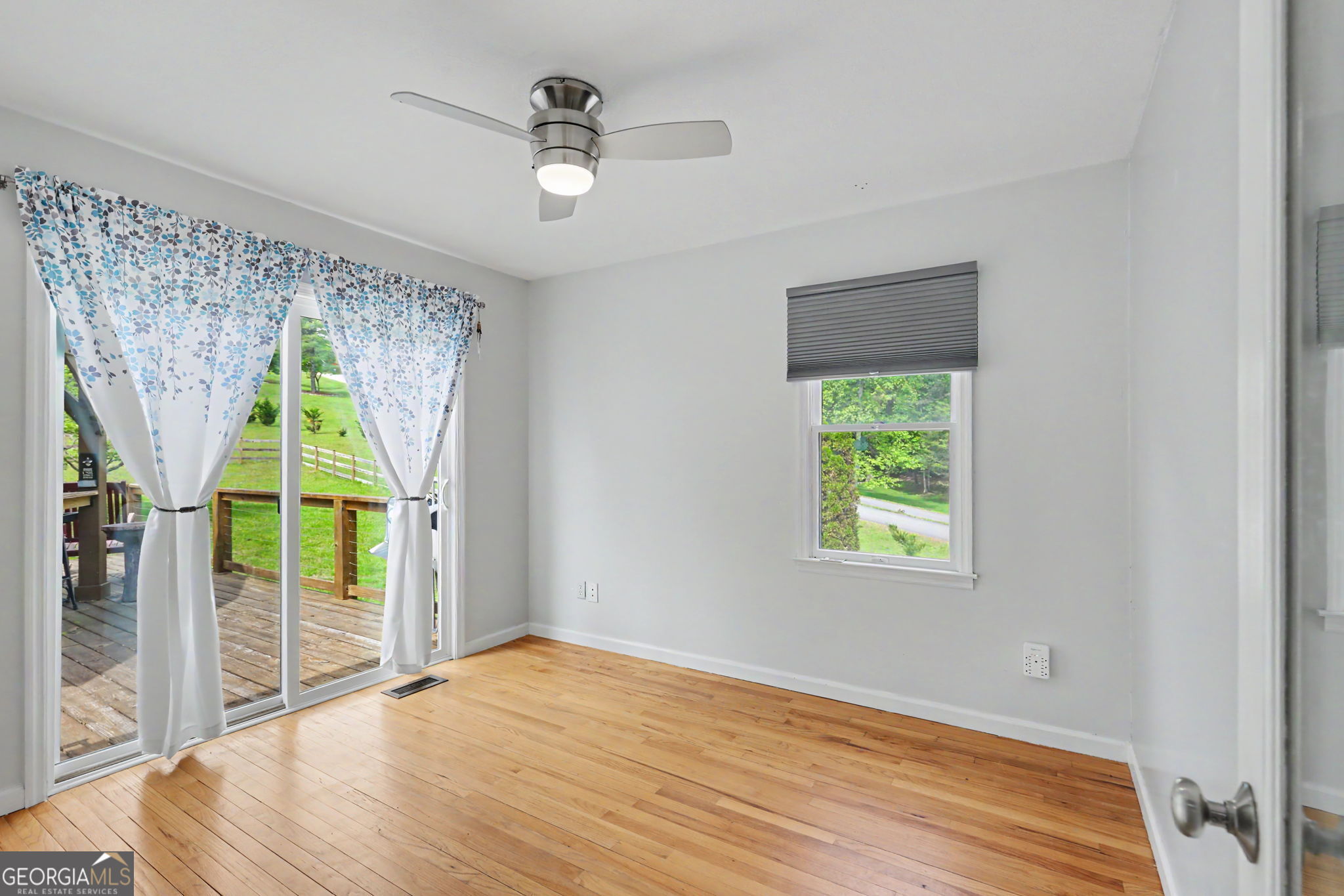 12 Chastain Road Property Photo 20