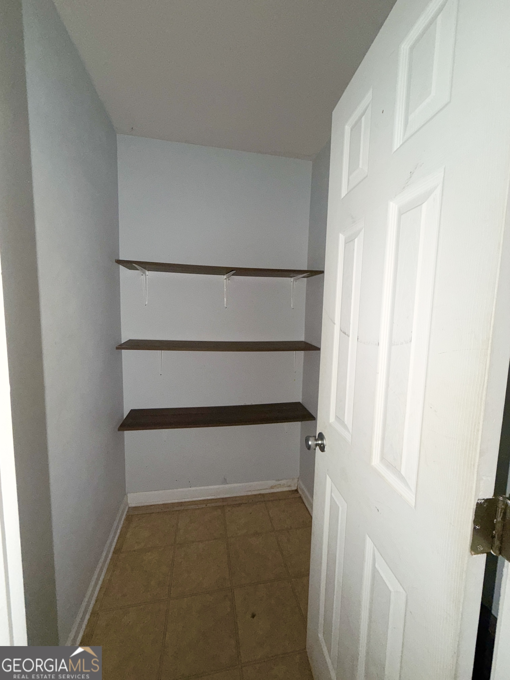 620 Superior Way Property Photo 4