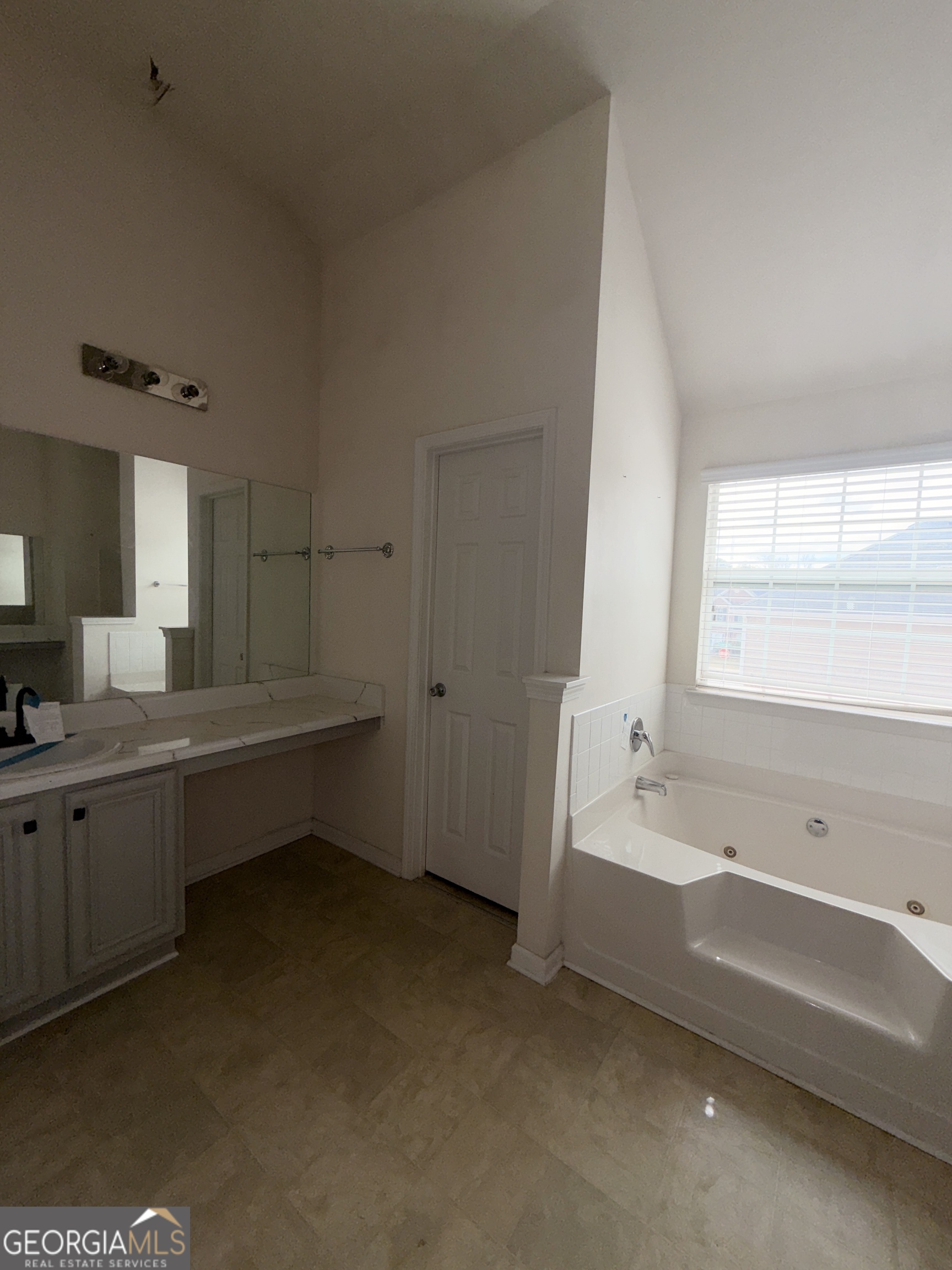 620 Superior Way Property Photo 11
