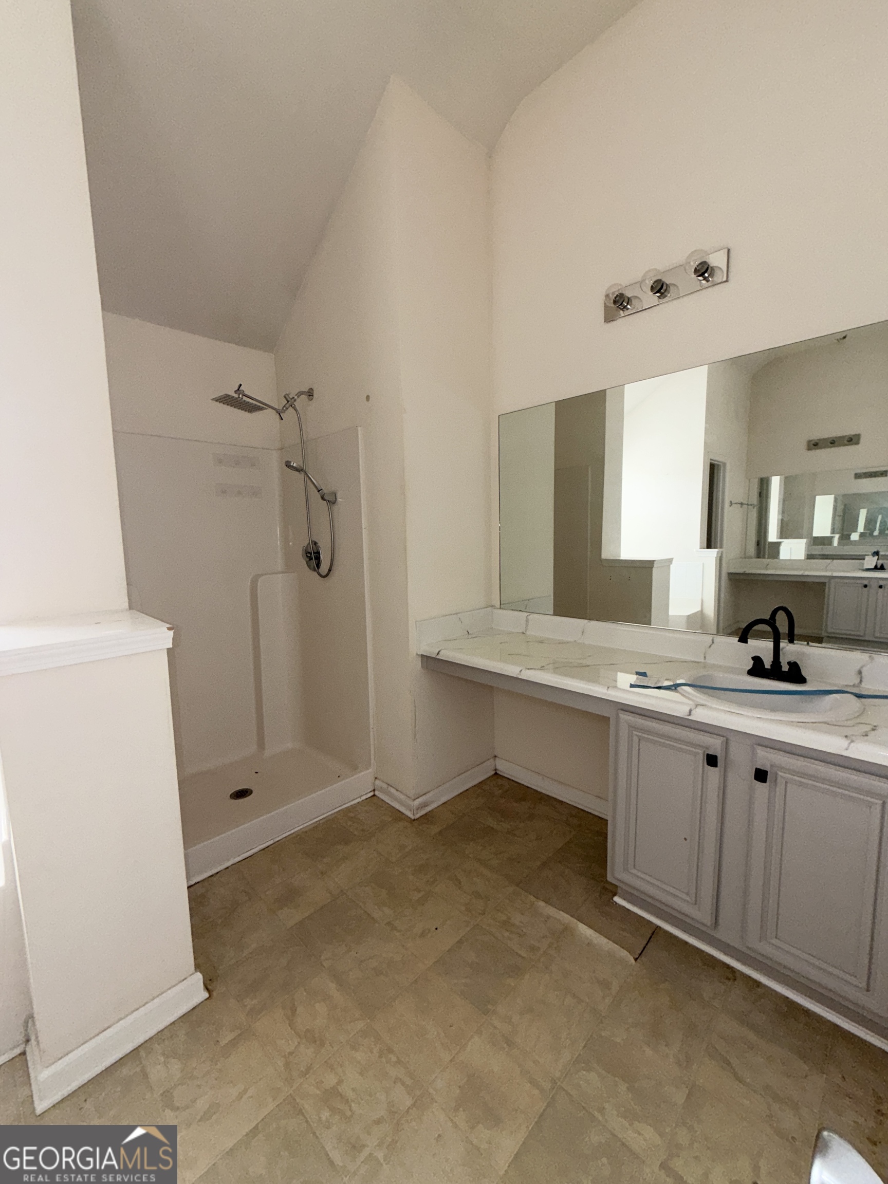 620 Superior Way Property Photo 12