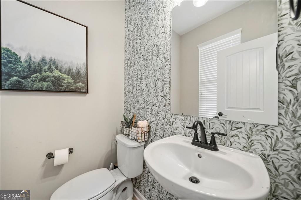 1547 Liberty Park Drive Property Photo 9