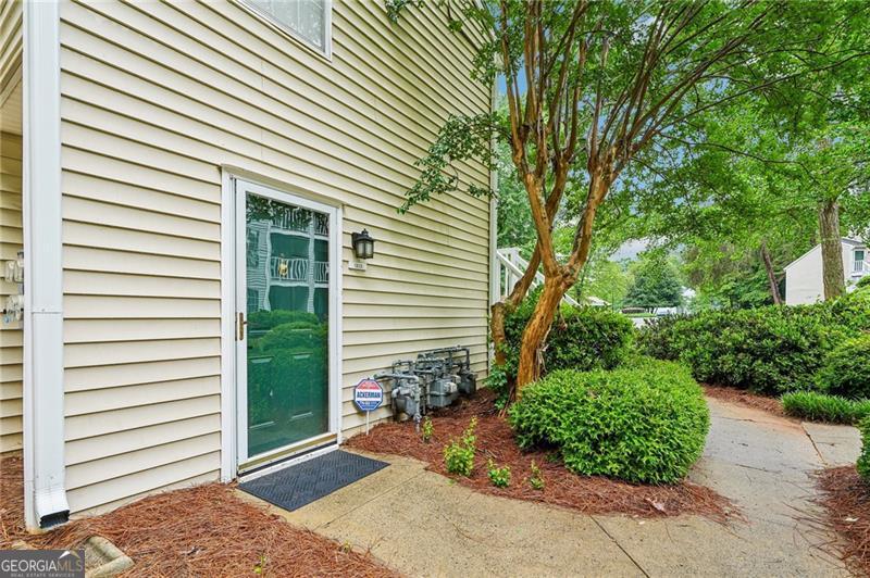 1212 Glenleaf Drive Property Photo 2