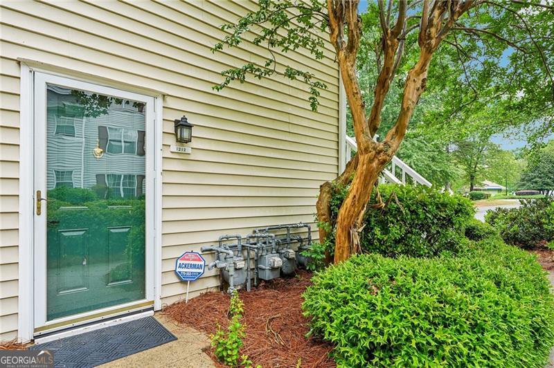 1212 Glenleaf Drive Property Photo 3