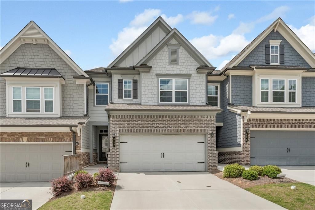 649 Isom Walk Property Photo 1