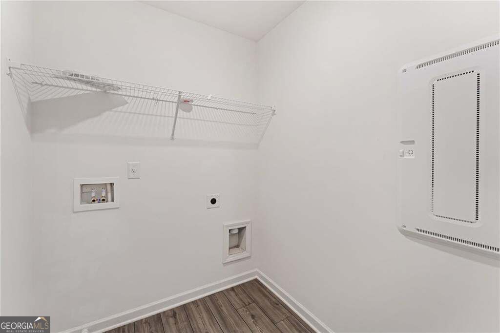 649 Isom Walk Property Photo 26
