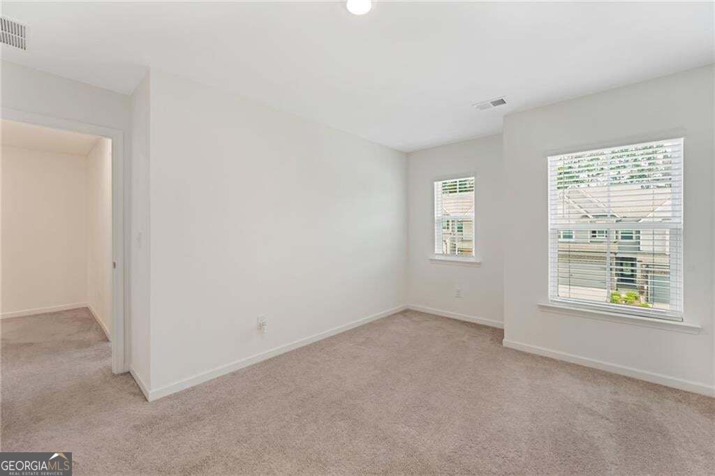649 Isom Walk Property Photo 29