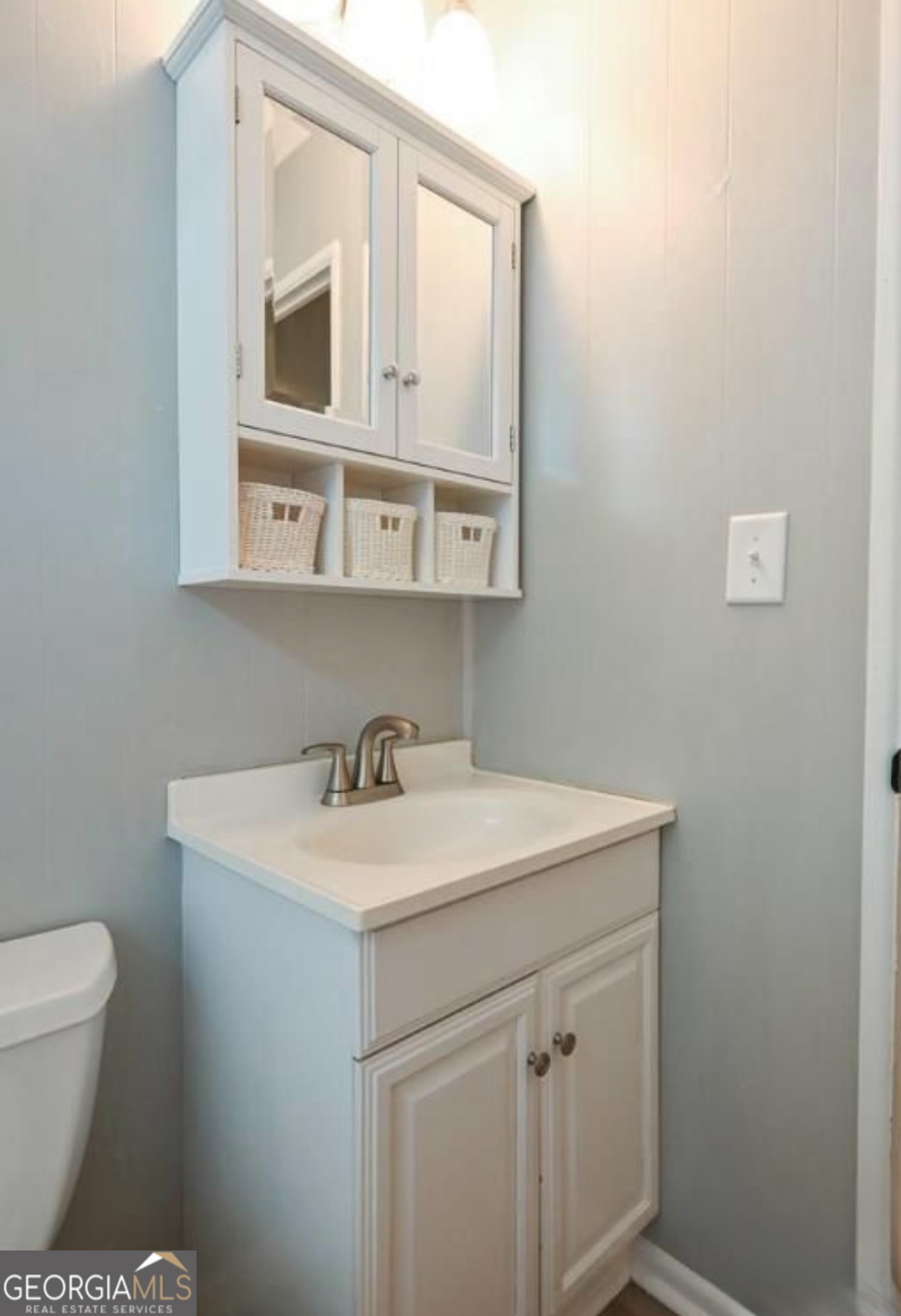 300 Martin Circle Property Photo 4